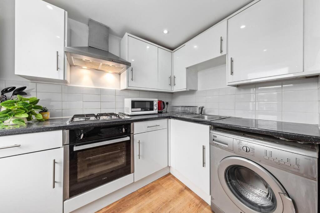 ロンドン1Br Modern Flat On Edgware Rd Ed3アパートメント エクステリア 写真