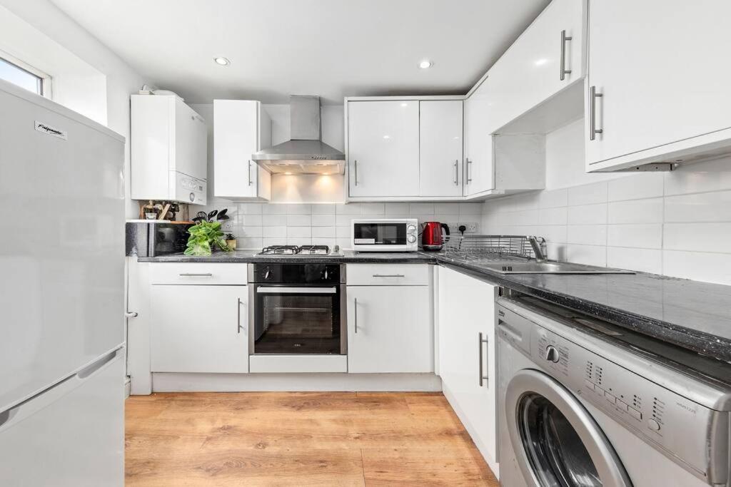 ロンドン1Br Modern Flat On Edgware Rd Ed3アパートメント エクステリア 写真